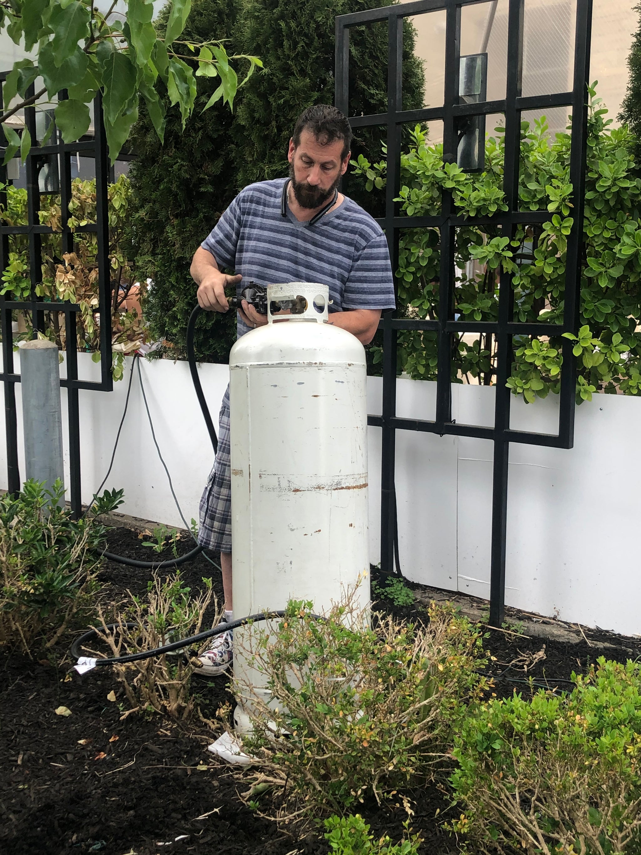 100 lbs Propane Tank – Long Island Backyard BBQ